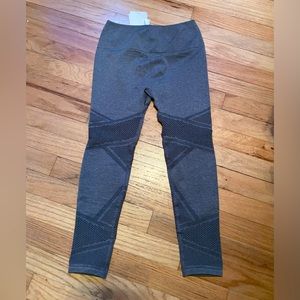 NEW Fabletics Mosaic High waisted 7/8 grey leggings yoga pants NWT